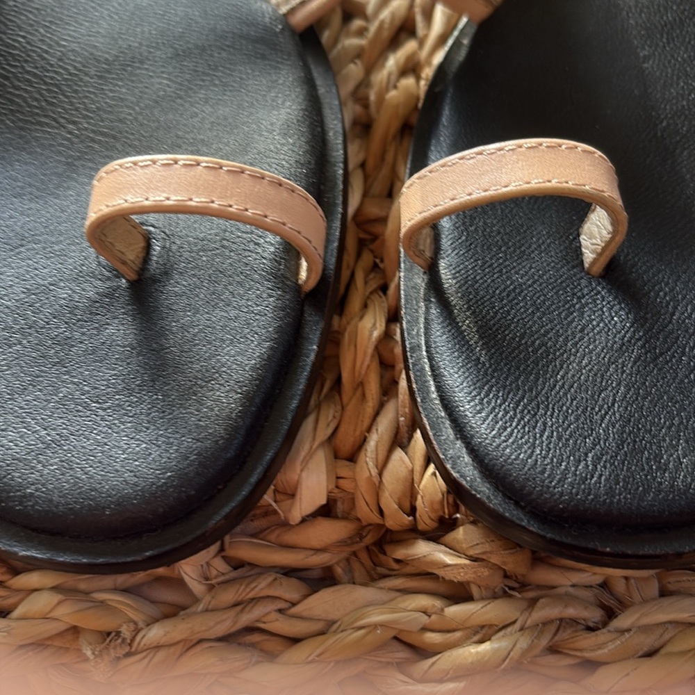 EUC. Michael Kors sandals. Size 10 - Picture 11 of 16
